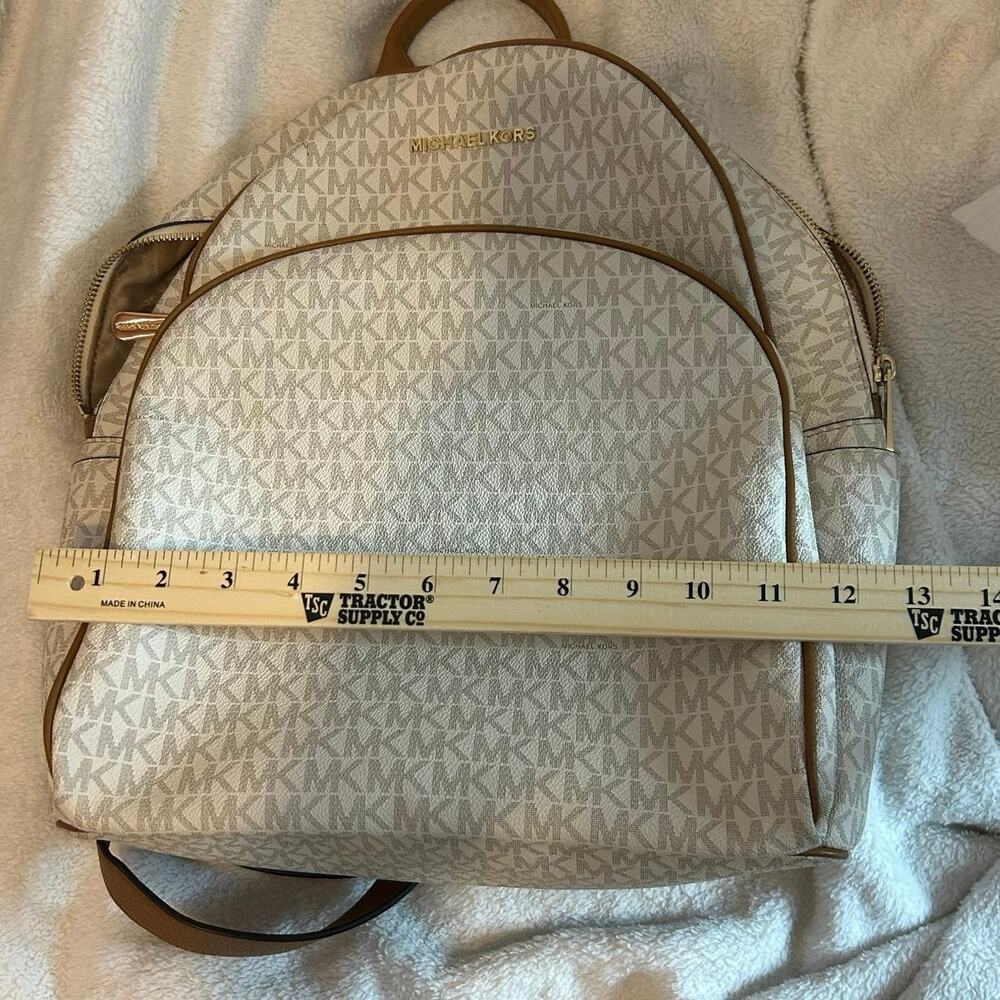 ♡ Michael Kors Backpack - Picture 13 of 15